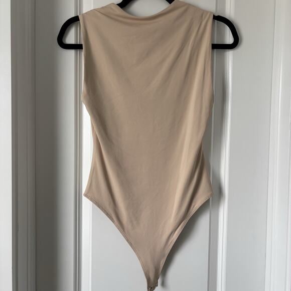 NWT House Of Harlow 1960 X Revolve Size M Nude Square Neck Bodysuit - Picture 2 of 5
